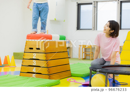 保育　運動　習い事　幼児　 96676233