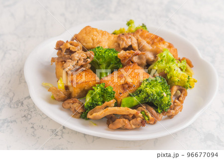 豚肉と厚揚げのオイスター炒め 豚肉と厚揚げのオイスター炒め 96677094