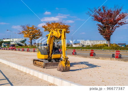 幹線道路の車線を増やす工事 国道17号上武道路下り方向 2022.11 c-2 高彩度 幹線道路の車線を増やす工事 国道17号上武道路下り方向 2022.11 c-2 高彩度 96677387