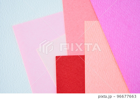 赤やピンク色のさまざまなクラフト紙 赤やピンク色のさまざまなクラフト紙 96677663