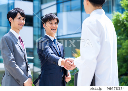 医療 医者 MR 営業 研究 ビジネス 男性 撮影協力「LINK FOREST」 医療 医者 MR 営業 研究 ビジネス 男性 撮影協力「LINK FOREST」 96678324