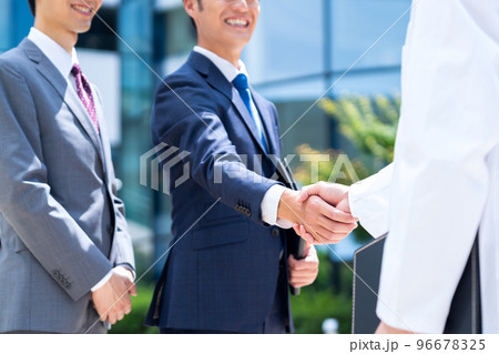 医療 医者 MR 営業 研究 ビジネス 男性 撮影協力「LINK FOREST」 医療 医者 MR 営業 研究 ビジネス 男性 撮影協力「LINK FOREST」 96678325