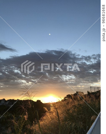 Autumn Sunset in Yokohama Autumn Sunset in Yokohama 96681668