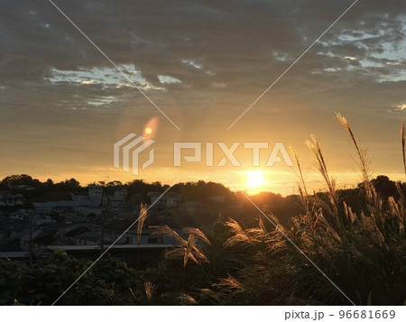 Autumn Sunset in Yokohama  96681669