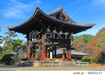 【奈良県】晴天の東大寺鐘楼 96683227