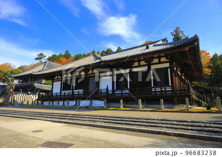 【奈良県】晴天の東大寺二月堂と法華堂（三月堂） 96683238