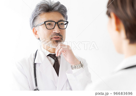 医療従事者のポートレート 96683696