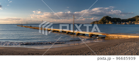 《千葉県》夕暮れの原岡桟橋 96685939