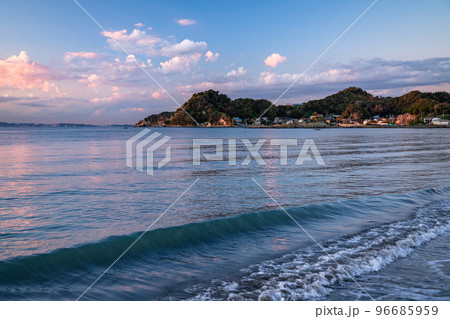 《千葉県》夕暮れの原岡桟橋 96685959