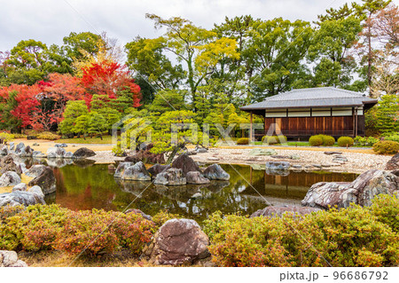 古都京都の秋 世界遺産 紅葉の元離宮二条城 清流園香雲亭 古都京都の秋 世界遺産 紅葉の元離宮二条城 清流園香雲亭 96686792