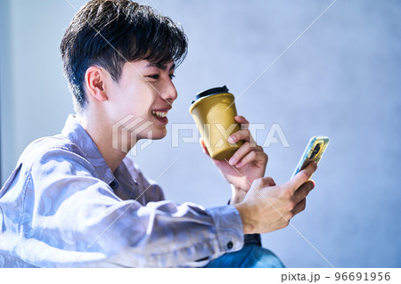 若い ライフスタイル 若い ライフスタイル 96691956