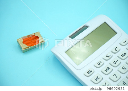 にんじんと電卓 にんじんと電卓 96692921