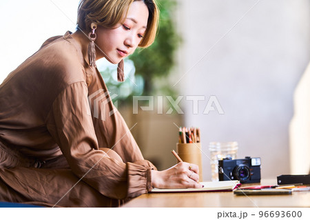 若い ライフスタイル 若い ライフスタイル 96693600