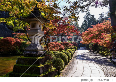 錦秋の那谷寺 錦秋の那谷寺 96694011