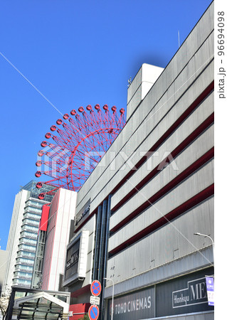 大阪梅田の都市風景 大阪梅田の都市風景 96694098