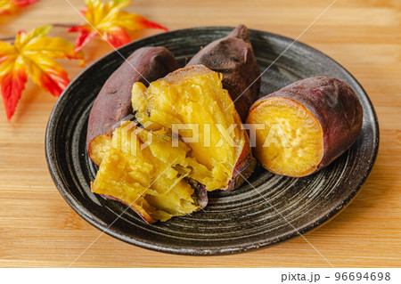 しっとり美味しい焼き芋 しっとり美味しい焼き芋 96694698
