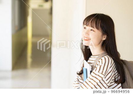 女子学生のポートレート 女子学生のポートレート 96694956