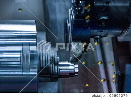 CNC lathe machine cutting the metal screw thread part, The hi-technology parts manufacturing 96695076