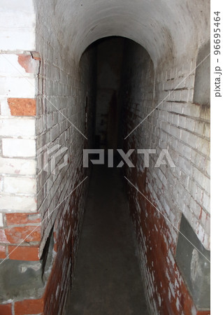 第三砲台跡の内部(友ヶ島) 第三砲台跡の内部(友ヶ島) 96695464