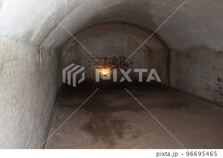 第三砲台跡の内部(友ヶ島) 第三砲台跡の内部(友ヶ島) 96695465