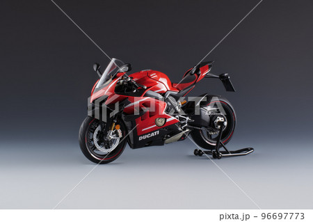 プラモデル 1/12scale Ducati Superleggera v4 96697773