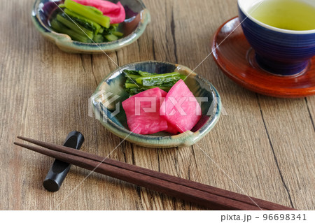 保平かぶと野沢菜の漬け物 長野県・松本市奈川 保平かぶと野沢菜の漬け物 長野県・松本市奈川 96698341