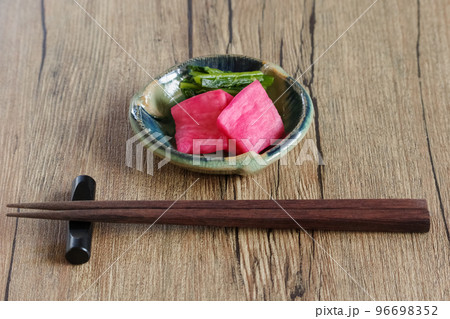 保平かぶと野沢菜の漬け物 長野県・松本市奈川 保平かぶと野沢菜の漬け物 長野県・松本市奈川 96698352