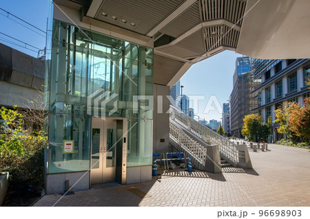 東京都中央区日本橋本石町の竜閑さくら橋 96698903