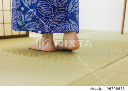 有松絞りの浴衣　和室 96706638