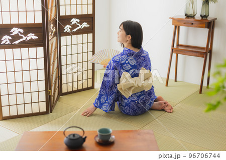 有松絞りの浴衣　和室 96706744