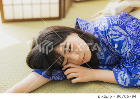 有松絞りの浴衣 和室 有松絞りの浴衣 和室 96706794