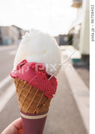 青森県産食材を使ったケーキ屋さんのジェラート(青森県十和田市) 青森県産食材を使ったケーキ屋さんのジェラート(青森県十和田市) 96708402