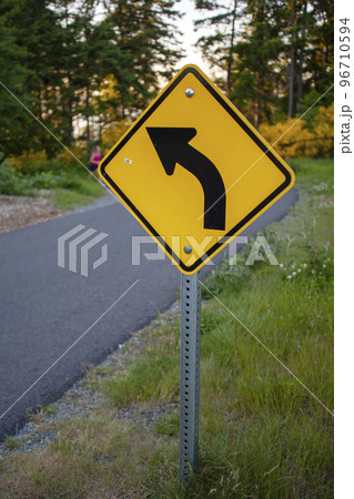 表紙 屋外 道路 96710594
