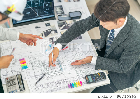 一級建築士　図面　ミーティング　建設現場　工事監理者　照合　確認　現場定例会 96710865