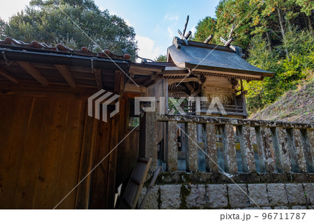 佐々布久神社　本殿　島根県安来市広瀬町石原 96711787