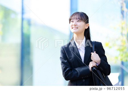 就活　女性のポートレート　撮影協力「LINK FOREST」 96712055