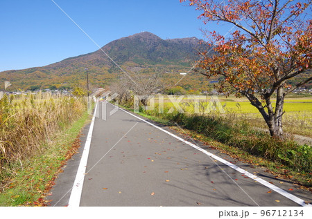 つくば霞ヶ浦りんりんロード　秋の筑波山 96712134