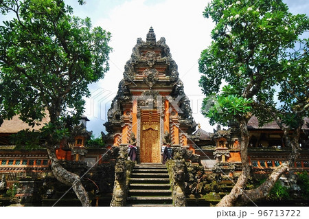 サラスワティ寺院・バリ島 サラスワティ寺院・バリ島 96713722