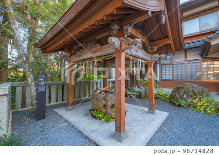 因幡国一宮 宇部神社 手水舎 鳥取県鳥取市国府町宮下 因幡国一宮 宇部神社 手水舎 鳥取県鳥取市国府町宮下 96714828