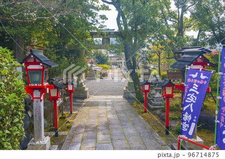 三宅八幡宮 境内(京都市左京区上高野) 三宅八幡宮 境内(京都市左京区上高野) 96714875