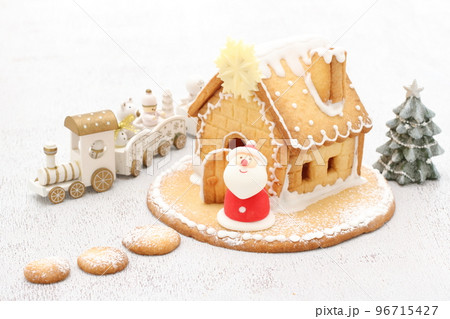 クリスマスのお菓子 ヘクセンハウス クリスマスのお菓子 ヘクセンハウス 96715427