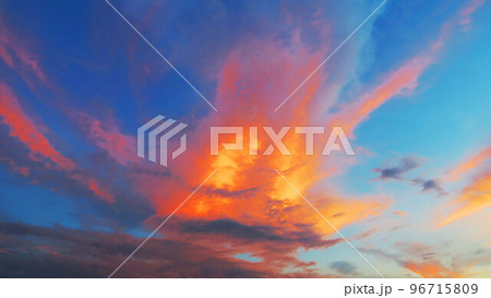 埼玉県川口市の夕焼け空の様々な風景 96715809