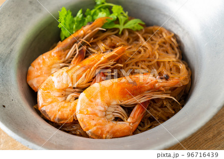 Casseroled or Baked Shrimp with Glass Noodles Casseroled or Baked Shrimp with Glass Noodles 96716439