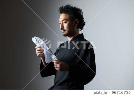 髭の男性 和の職業シリーズ 足袋職人 髭の男性 和の職業シリーズ 足袋職人 96716750