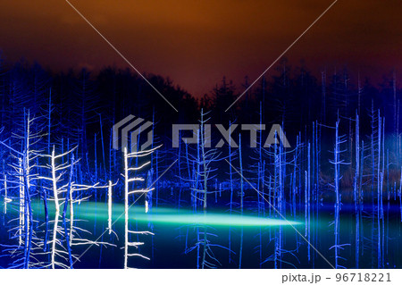 青い池ライトアップ2022 96718221