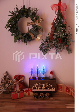 クリスマスイメージスワッグと雑貨 96718962