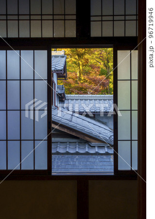 旧三井家下鴨別邸 2階から見る美しい庭(京都市左京区) 旧三井家下鴨別邸 2階から見る美しい庭(京都市左京区) 96719946