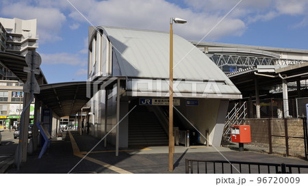 JR西日本、山陽線の東加古川駅（南口）の建物 96720009