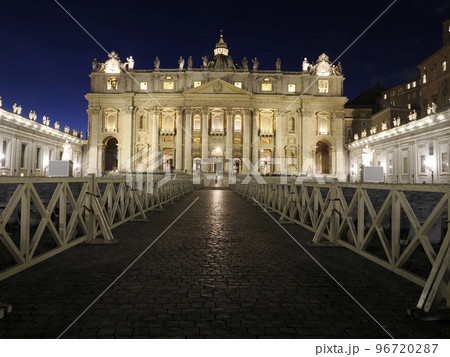 saint peter basilica rome view at night 96720287