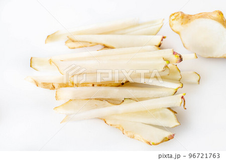 千切りしたキクイモ 96721763